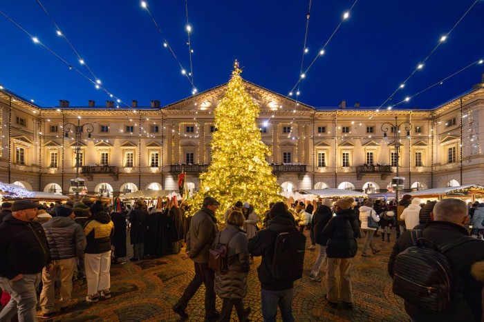 Mercatini di Natale 2024 in Italia: i più suggestivi e originali