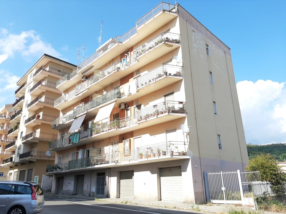 4 locali Appartamento For Vendita in Catanzaro, 