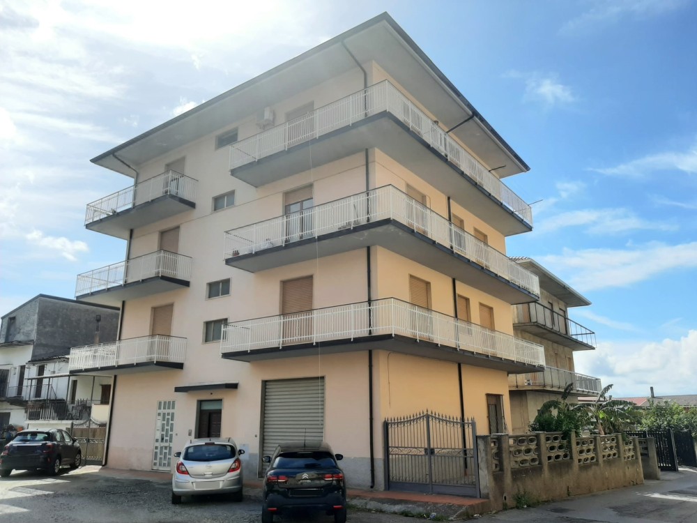 4 locali Appartamento For Affitto in Catanzaro,  - 1