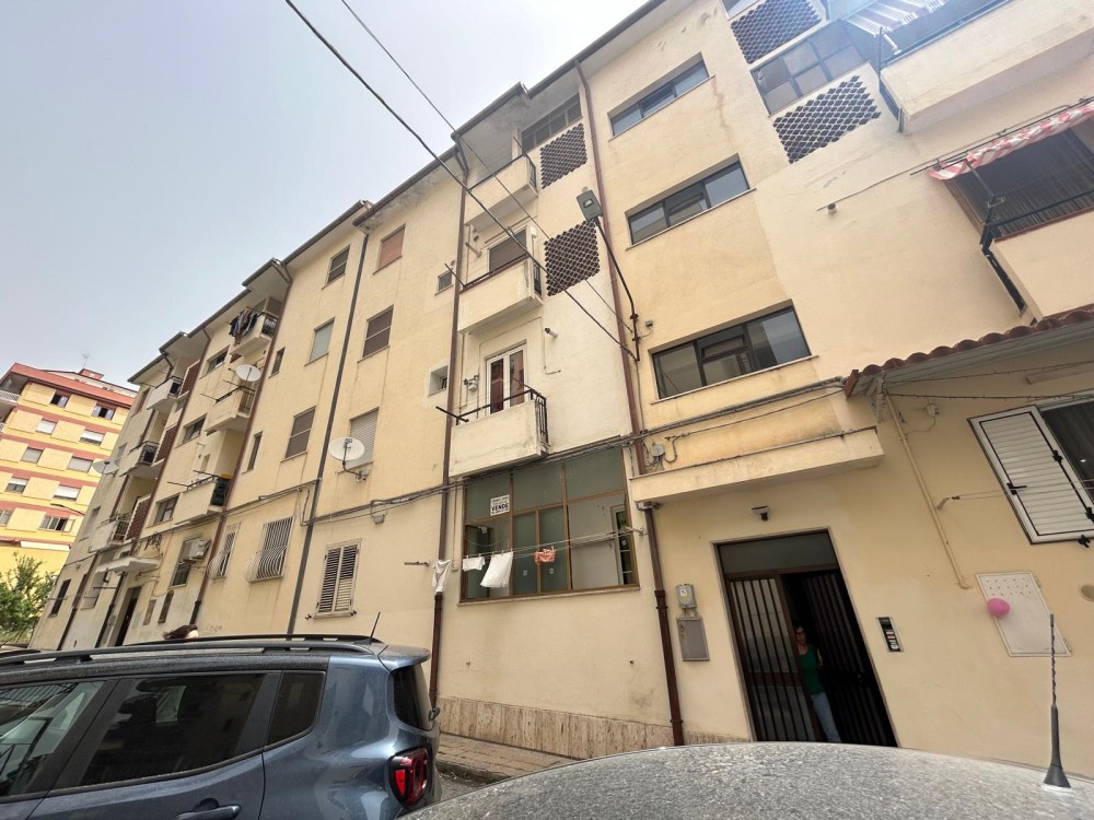 3 locali Appartamento For Vendita in Catanzaro, 