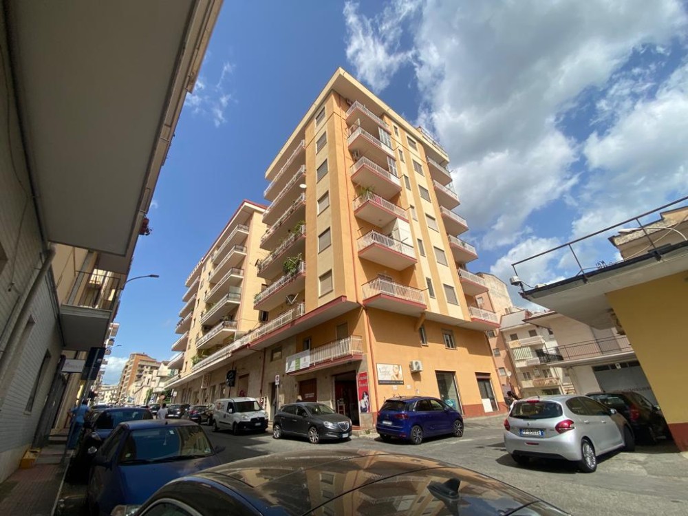 4 locali Appartamento For Vendita in Catanzaro,  - 1
