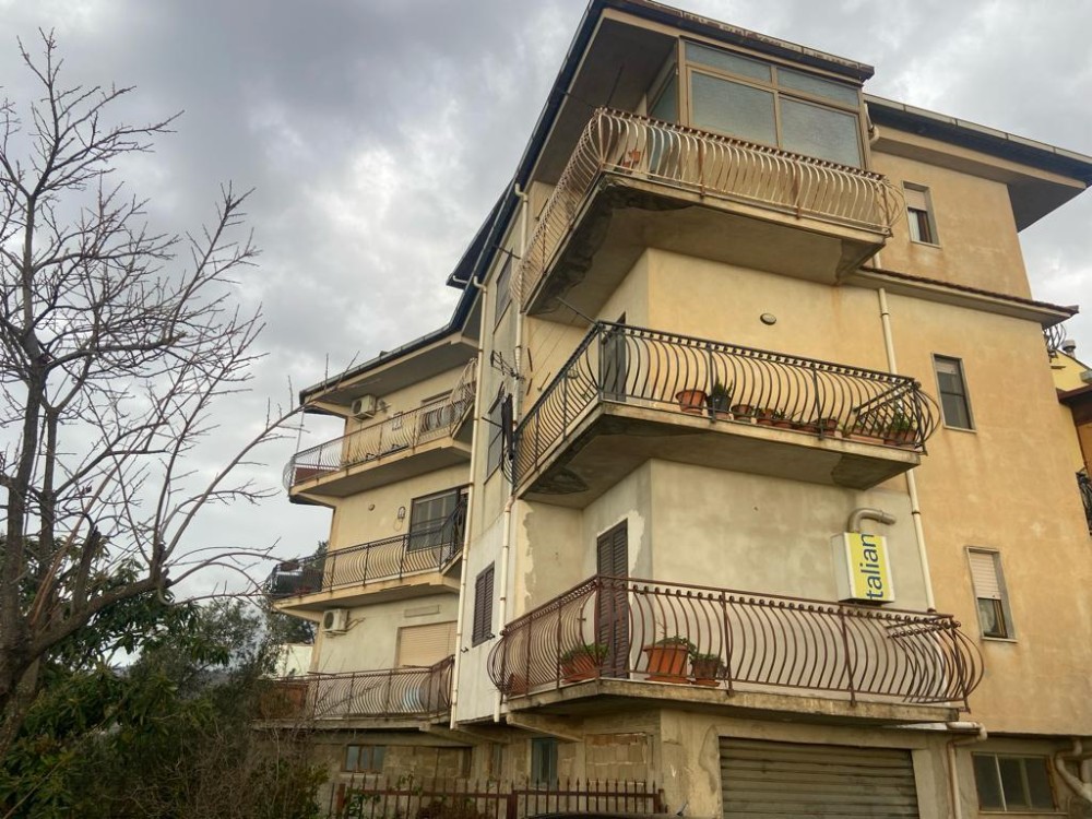 3 locali Appartamento For Vendita in Catanzaro,  - 1