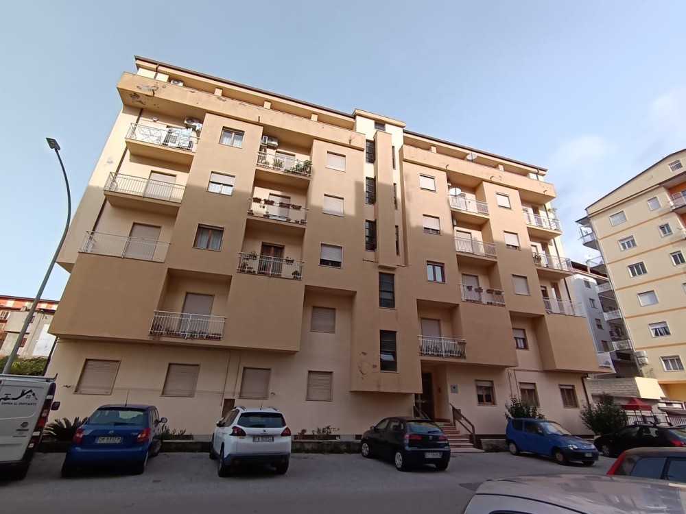 2 locali Appartamento For Vendita in Catanzaro,  - 1