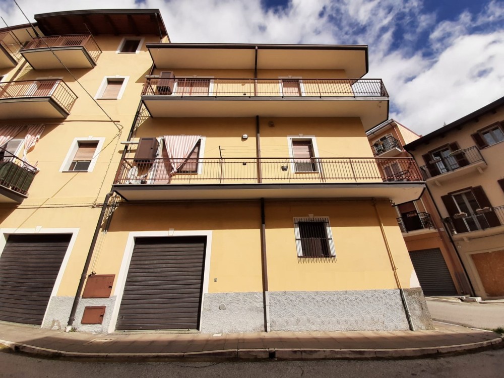 4 locali Appartamento For Vendita in Catanzaro, 