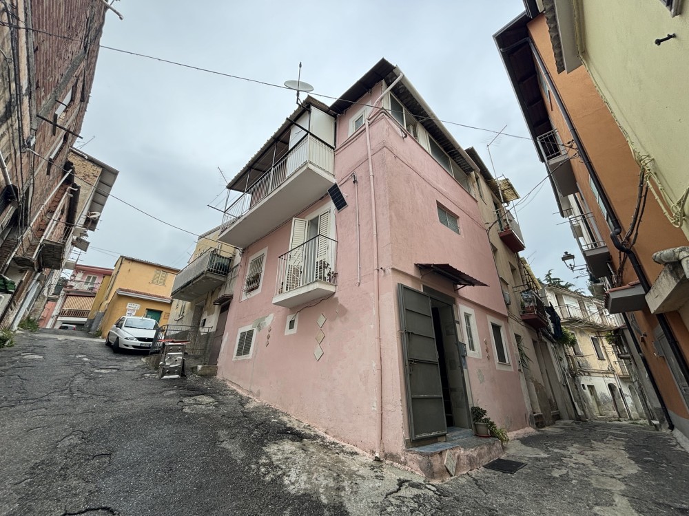 3 locali Rustici/Cascine/Case For Vendita in Catanzaro,  - 1