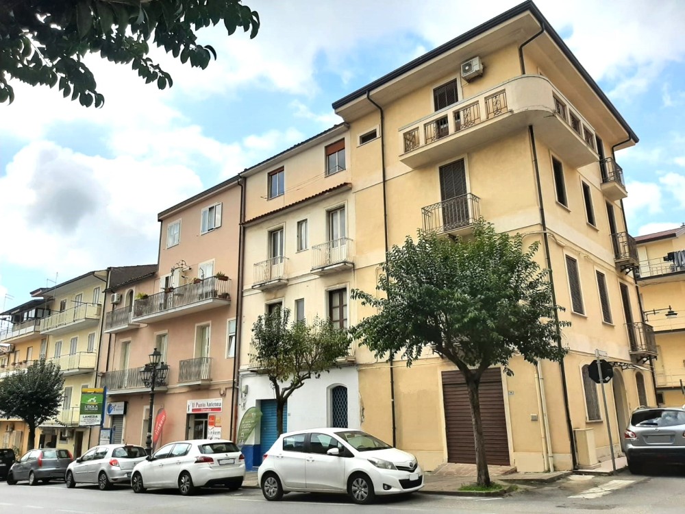 2 locali Appartamento For Vendita in Catanzaro, 