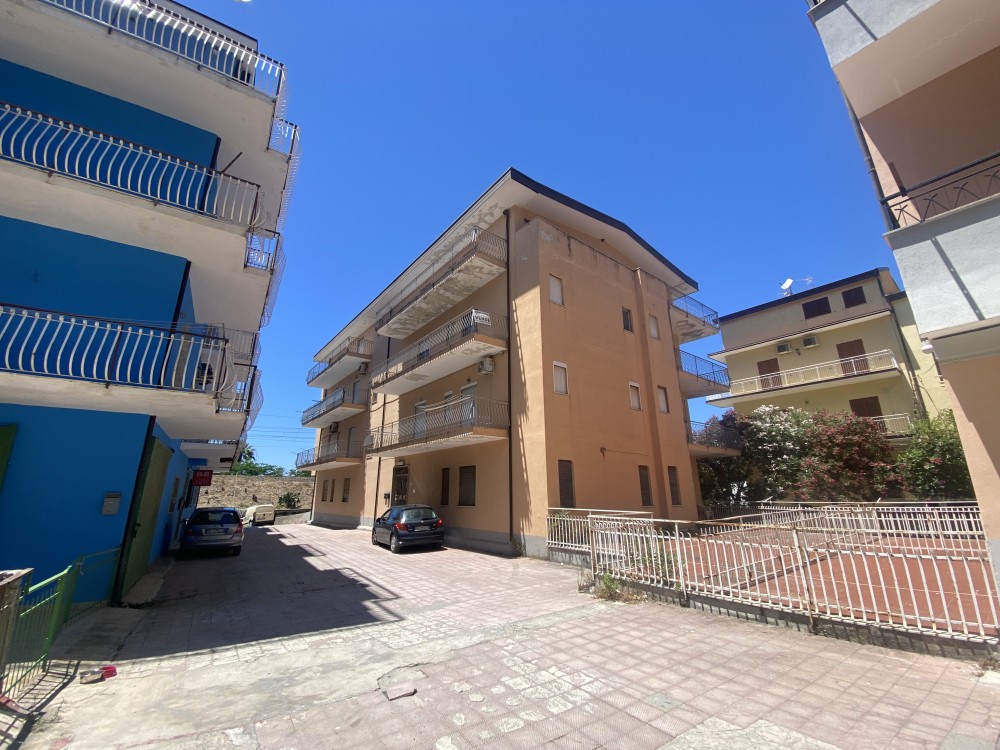 4 locali Appartamento For Vendita in Catanzaro, 