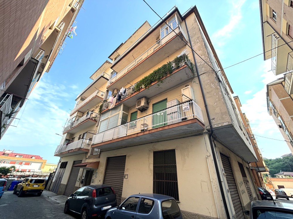 2 locali Appartamento For Vendita in Catanzaro, 
