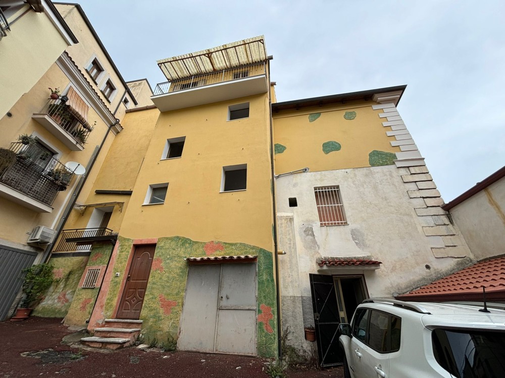 4 locali Appartamento For Vendita in Catanzaro, 