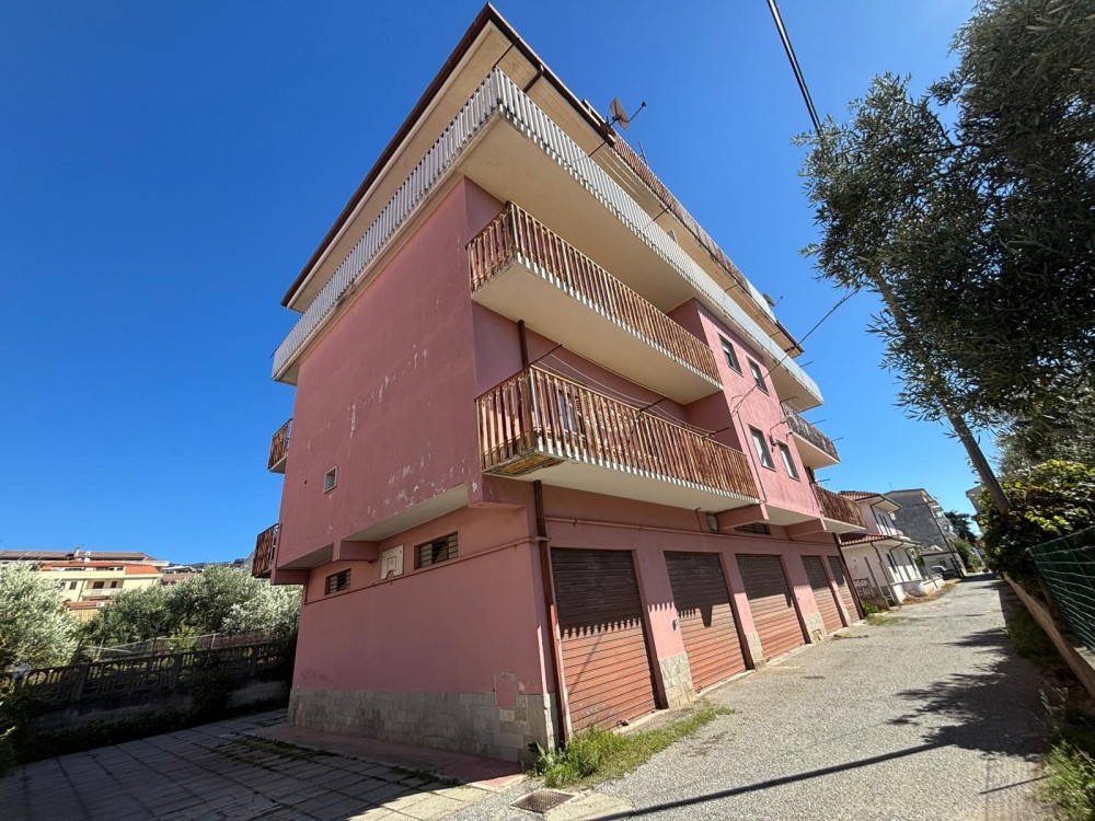 3 locali Appartamento For Vendita in Catanzaro,  - 1